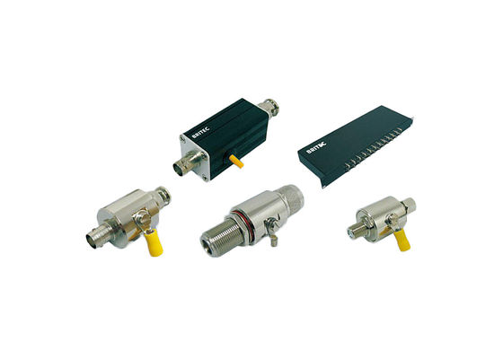 50 Surge Lightning Smart Surge Protector การป้องกันความร้อนสูงเกินการบริโภคต่ำซ็อกเก็ต BNC